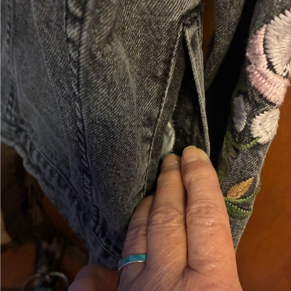 Forever 21 Gray Denim Jacket with Floral Embroidery - Picture 6 of 7
